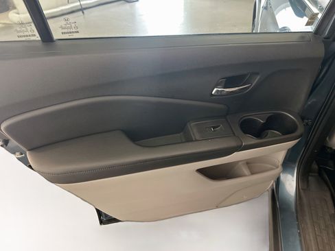 Used 2019 Honda Pilot LX image 24