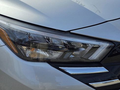 New 2025 Nissan Versa SV w/ Trunk Package FWD image 12
