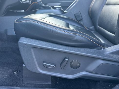 Used 2023 Ford Bronco Badlands image 13