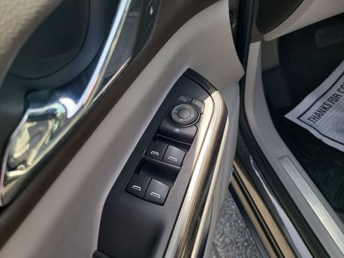 Used 2019 GMC Acadia SLT FWD image 11