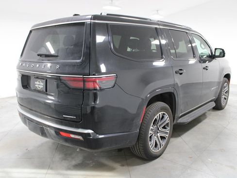 Used 2024 Jeep Wagoneer Series II image 9