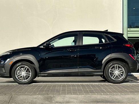 Used 2023 Hyundai Kona SE image 6
