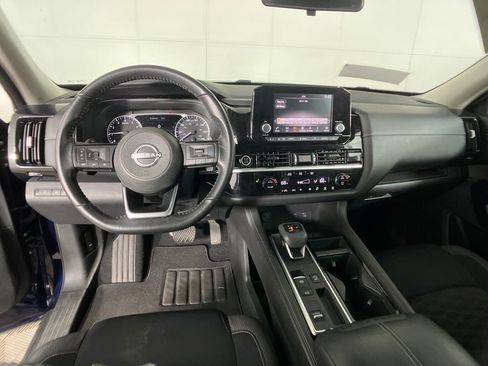 Used 2022 Nissan Pathfinder SV w/ SV Premium Package image 7