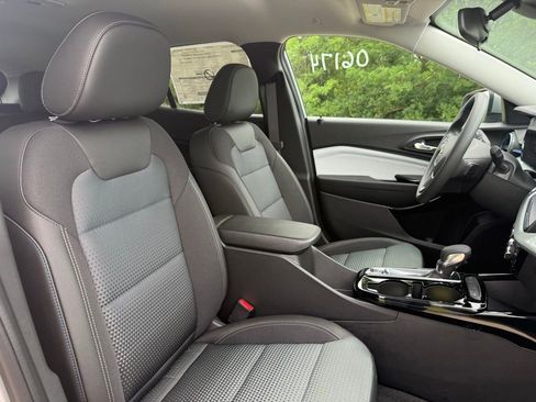 New 2026 Chevrolet Trax LT FWD image 21