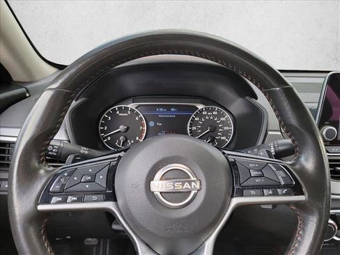 Used 2024 Nissan Altima 2.5 SR FWD image 14