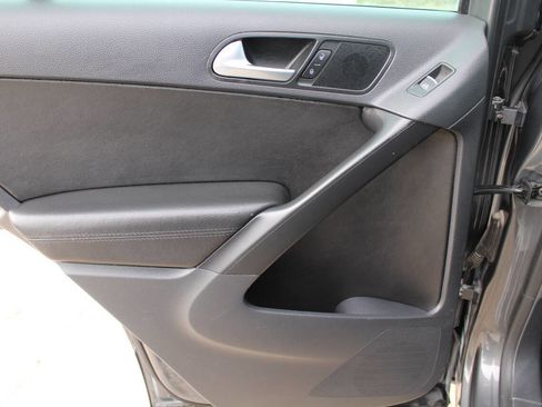 Used 2013 Volkswagen Tiguan SE image 7