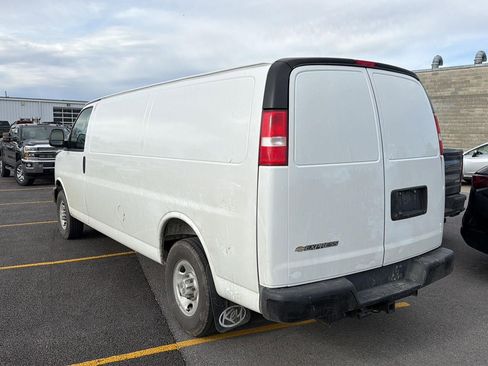 Used 2025 Chevrolet Express 3500 Extended w/ Driver Convenience Package image 6
