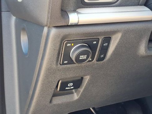 Used 2025 Ford Expedition Active AWD/4WD image 19