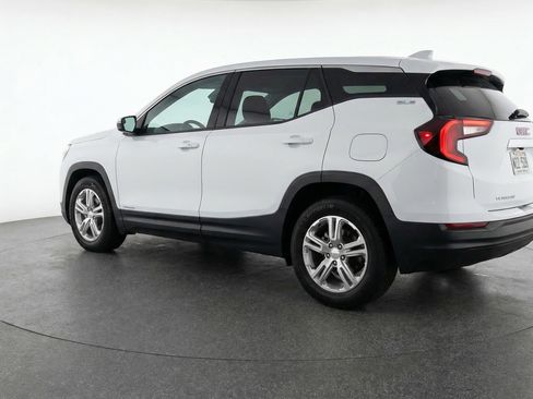 Used 2024 GMC Terrain SLE FWD image 6
