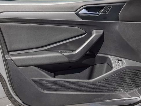 Used 2021 Volkswagen Jetta SE w/ SE Cold Weather Package image 19