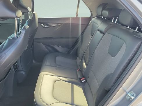Used 2023 Kia Niro EX FWD image 10