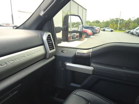 Used 2022 Ford F250 Lariat w/ Black Appearance Package AWD/4WD image 12