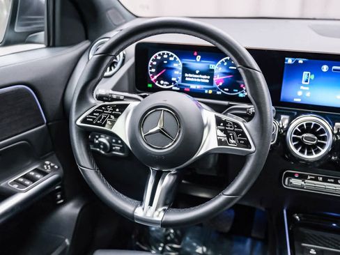 Certified 2025 Mercedes-Benz GLA 250 image 17