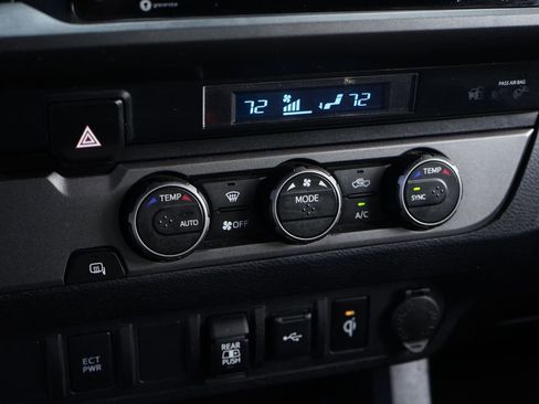 Used 2021 Toyota Tacoma TRD Sport RWD image 30