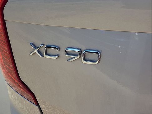Certified 2023 Volvo XC90 T8 Plus w/ Protection Package Premier image 21