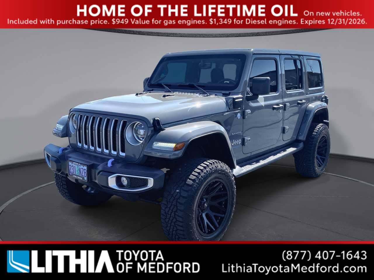 Used 2023 Jeep Wrangler Unlimited Sahara w/ Cold Weather Group AWD/4WD image 1