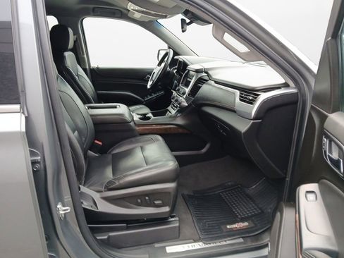 Used 2020 Chevrolet Suburban LT image 24