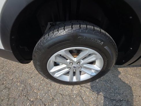 Used 2012 Ford Explorer XLT AWD/4WD image 27