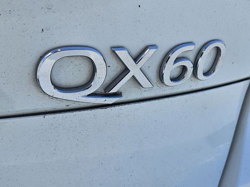 Used 2017 INFINITI QX60 Base w/ Premium Package image 5