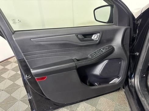 Used 2023 Ford Escape Active w/ Tech Pack #1 AWD/4WD image 14