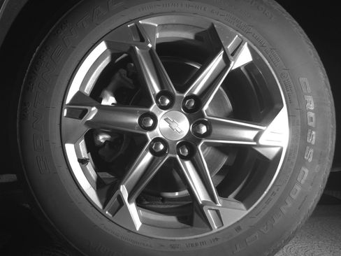 Used 2025 Chevrolet Blazer LT image 12