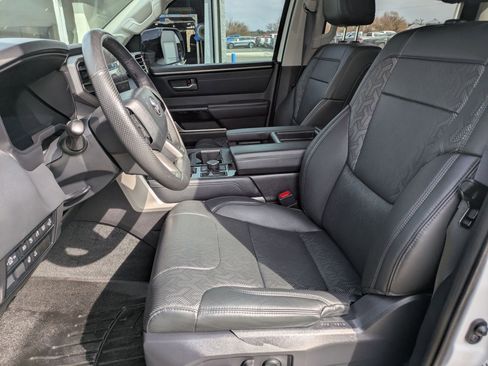 Used 2024 Toyota Tundra Limited image 10