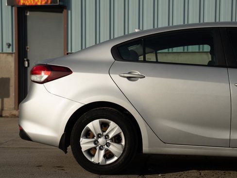 Used 2018 Kia Forte LX FWD image 12
