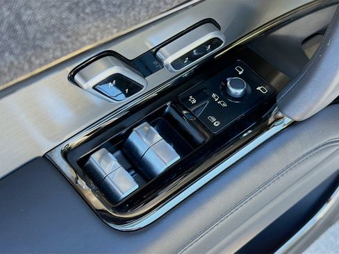 Used 2024 Land Rover Range Rover Sport SE image 24