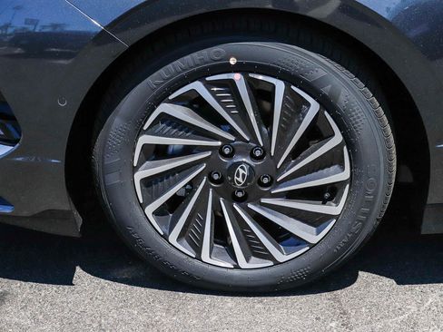 New 2026 Hyundai Sonata Limited FWD image 14