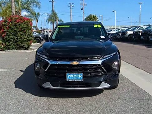 Certified 2025 Chevrolet Blazer LT AWD/4WD image 3