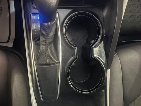 Used 2020 Toyota Camry LE FWD image 16