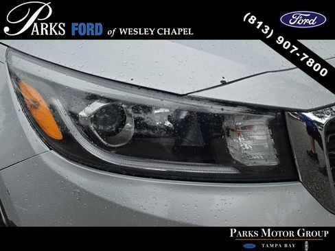 Used 2021 Kia Sedona LX FWD image 7