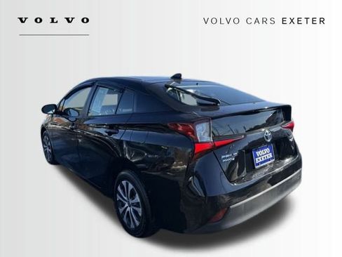 Used 2022 Toyota Prius LE image 2