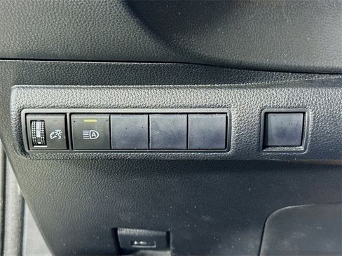 Used 2020 Toyota Corolla LE image 21