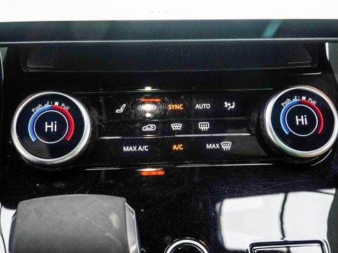 Used 2023 Land Rover Range Rover Sport SE image 23