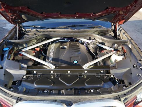 Used 2025 BMW X7 xDrive40i w/ Executive Package image 80