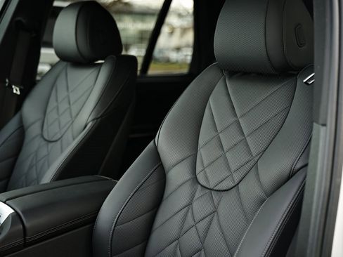 Used 2025 BMW X5 xDrive50e w/ Executive Package image 22