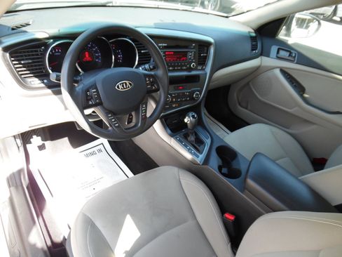 Used 2012 Kia Optima LX w/ Convenience Pkg image 11