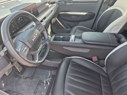 Used 2024 Kia EV9 GT-Line AWD/4WD image 11