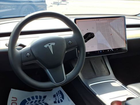 Used 2021 Tesla Model 3 Standard Range Plus RWD image 3