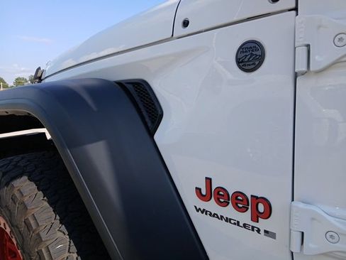 Used 2024 Jeep Wrangler Unlimited Sport AWD/4WD image 10