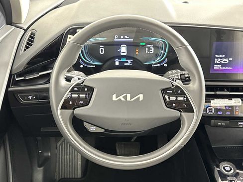 Used 2023 Kia Niro EX image 14