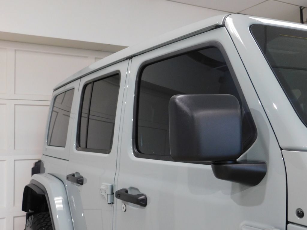 Used 2024 Jeep Wrangler Unlimited Rubicon AWD/4WD image 11