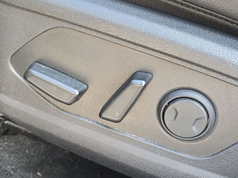 Used 2023 Kia Sportage EX image 12