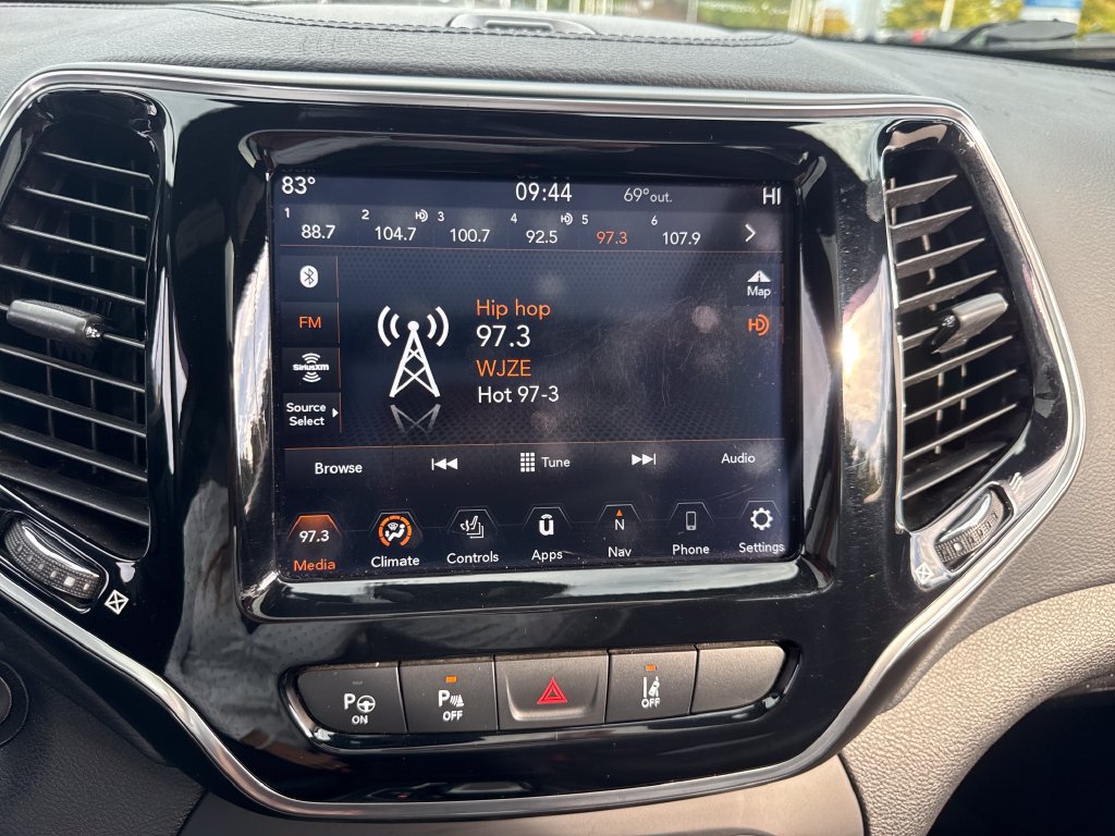 Used 2021 Jeep Cherokee High Altitude AWD/4WD image 36