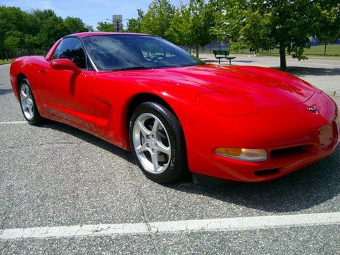 Used 2004 Chevrolet Corvette Coupe RWD image 15