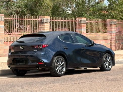 Used 2021 MAZDA MAZDA3 s FWD image 10