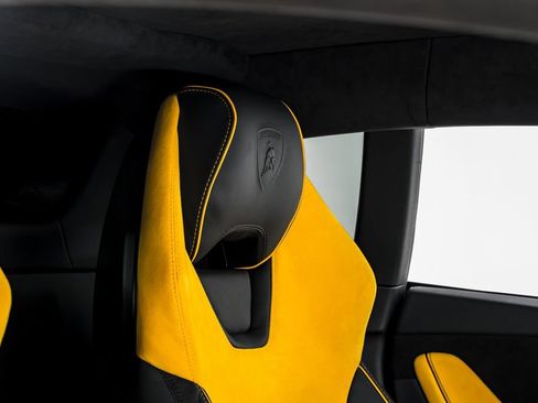 Used 2022 Lamborghini Huracan EVO AWD/4WD image 34