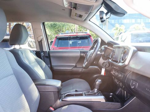 Certified 2020 Toyota Tacoma SR5 image 19