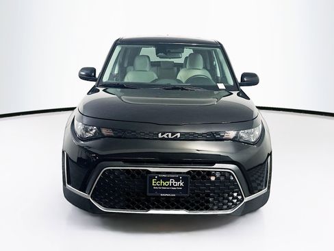 Used 2023 Kia Soul LX image 2